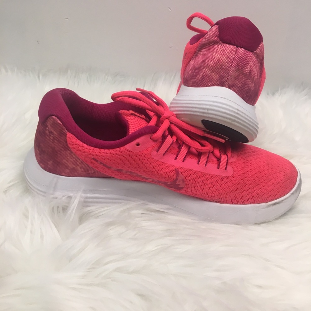 Nike Shoes For Woman Size 7. - Picture 2 of 8